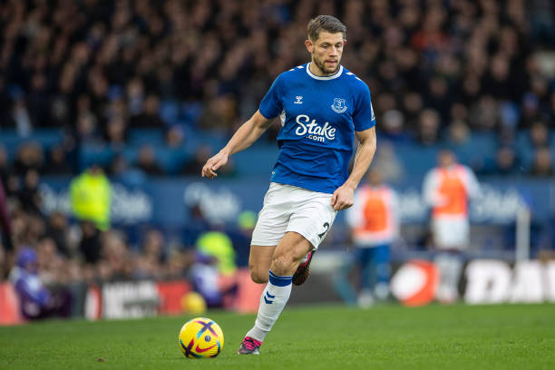 背后既有对 背后既有对